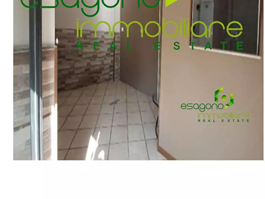 Immagine 1 di Negozio in vendita  a Siracusa