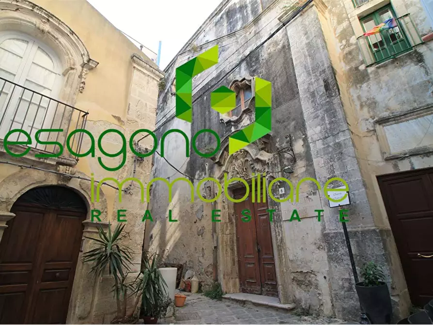 Immagine 1 di Stabile in vendita  in Piazza Archimede a Siracusa