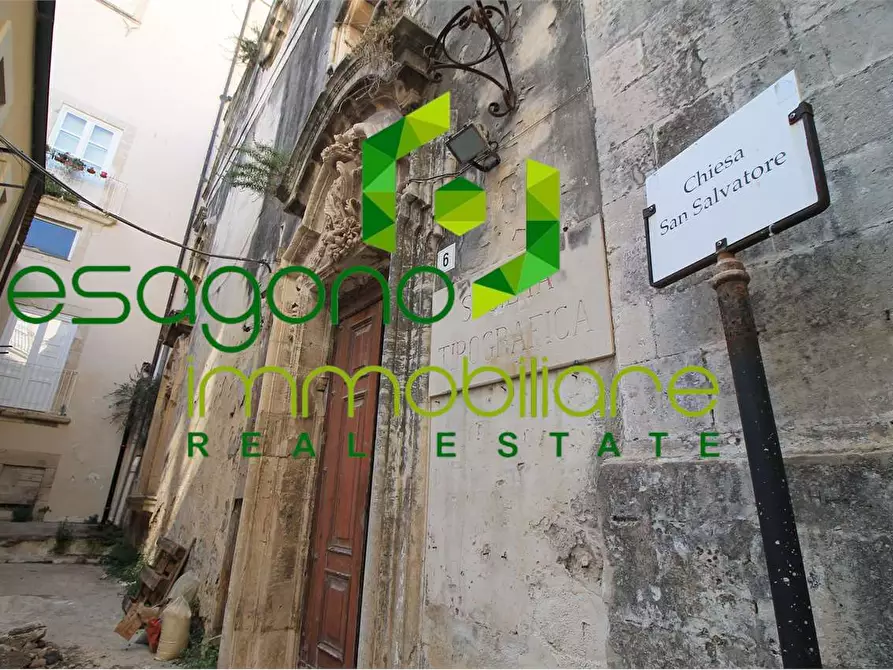 Immagine 3 di Stabile in vendita  in Piazza Archimede a Siracusa