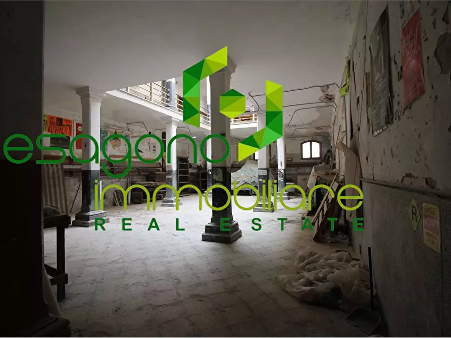 Immagine 10 di Stabile in vendita  in Piazza Archimede a Siracusa