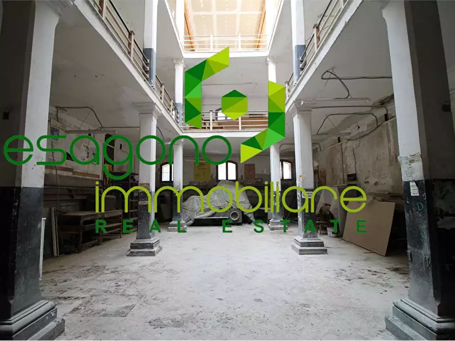 Immagine 11 di Stabile in vendita  in Piazza Archimede a Siracusa