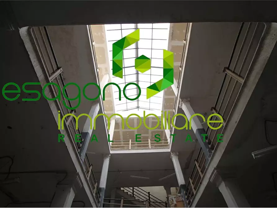 Immagine 12 di Stabile in vendita  in Piazza Archimede a Siracusa