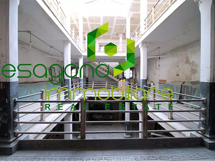 Immagine 19 di Stabile in vendita  in Piazza Archimede a Siracusa