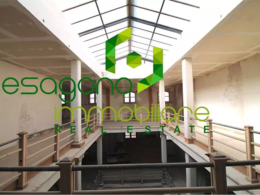 Immagine 22 di Stabile in vendita  in Piazza Archimede a Siracusa