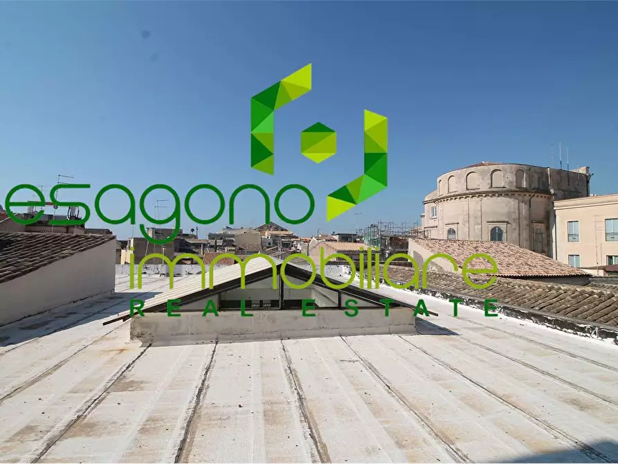 Immagine 26 di Stabile in vendita  in Piazza Archimede a Siracusa