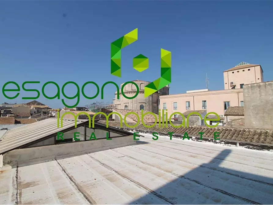 Immagine 27 di Stabile in vendita  in Piazza Archimede a Siracusa
