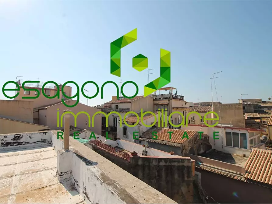 Immagine 29 di Stabile in vendita  in Piazza Archimede a Siracusa