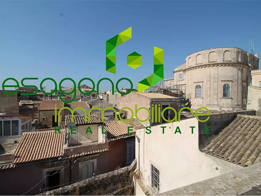 Immagine 30 di Stabile in vendita  in Piazza Archimede a Siracusa