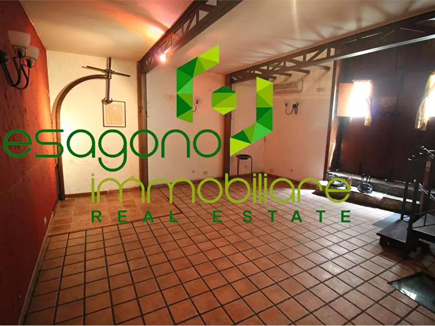 Immagine 1 di Negozio in vendita  in via Macello a Palazzolo Acreide