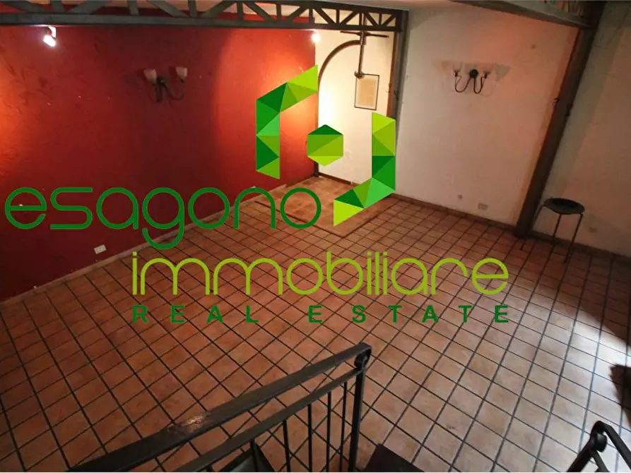 Immagine 8 di Negozio in vendita  in via Macello a Palazzolo Acreide