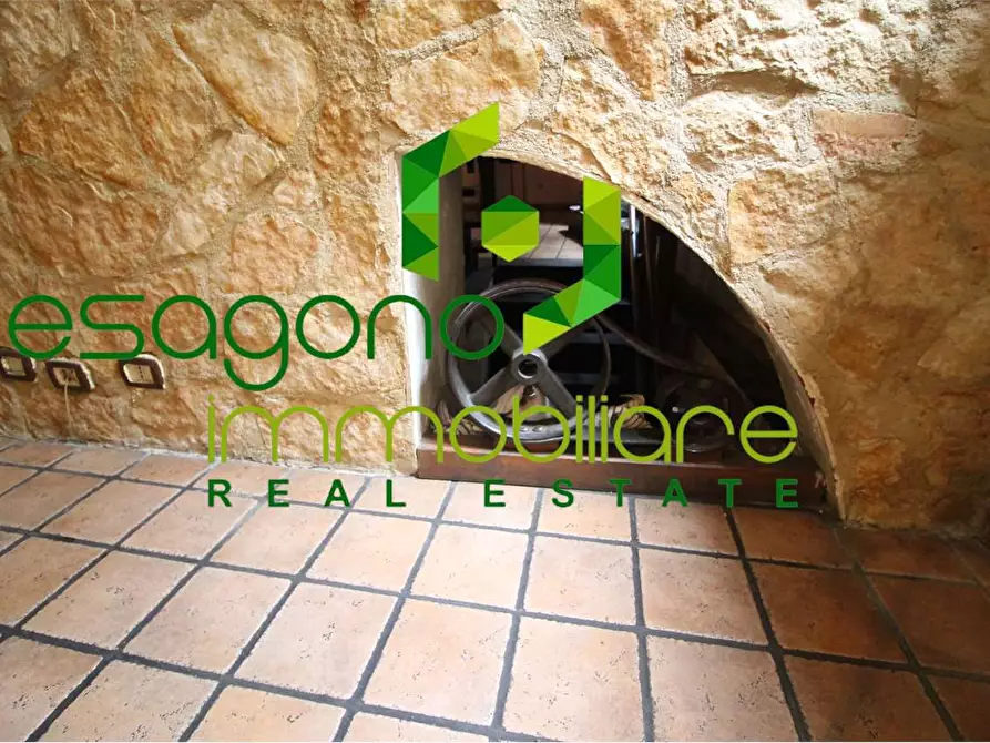 Immagine 17 di Negozio in vendita  in via Macello a Palazzolo Acreide