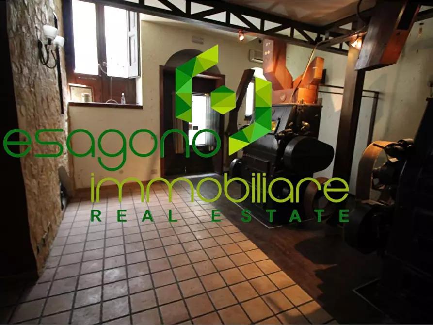Immagine 20 di Negozio in vendita  in via Macello a Palazzolo Acreide