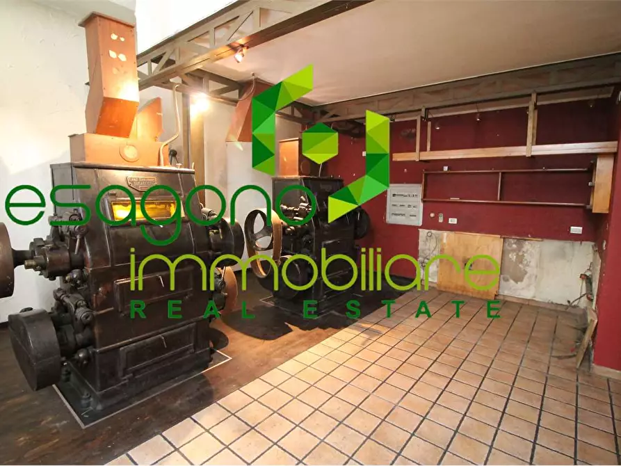 Immagine 21 di Negozio in vendita  in via Macello a Palazzolo Acreide