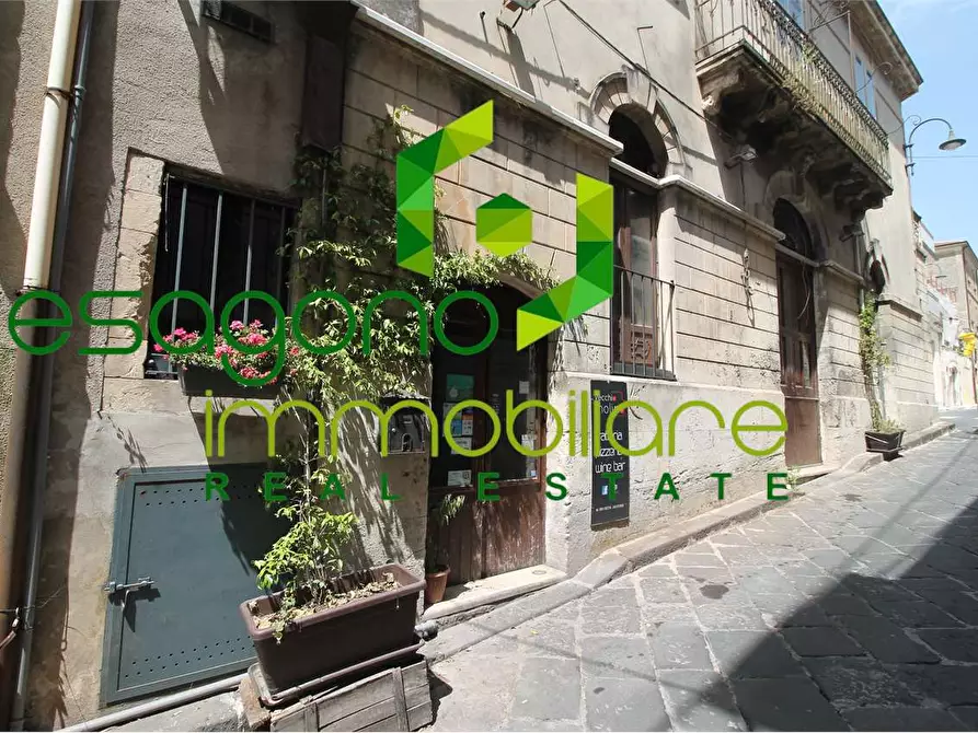 Immagine 2 di Negozio in vendita  in via Macello a Palazzolo Acreide