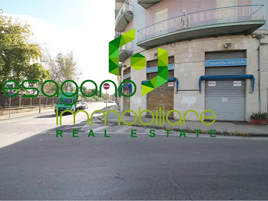 Immagine 4 di Negozio in vendita  a Siracusa