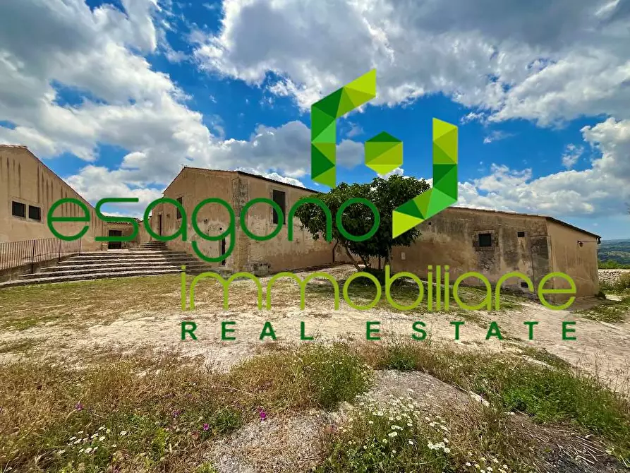 Immagine 2 di Rustico / casale in vendita  a Noto