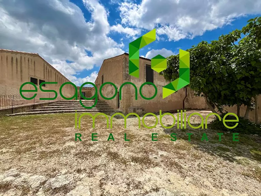 Immagine 4 di Rustico / casale in vendita  a Noto