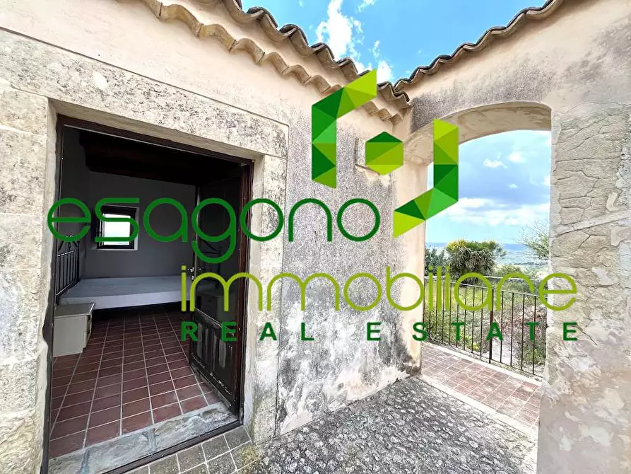 Immagine 44 di Rustico / casale in vendita  a Noto