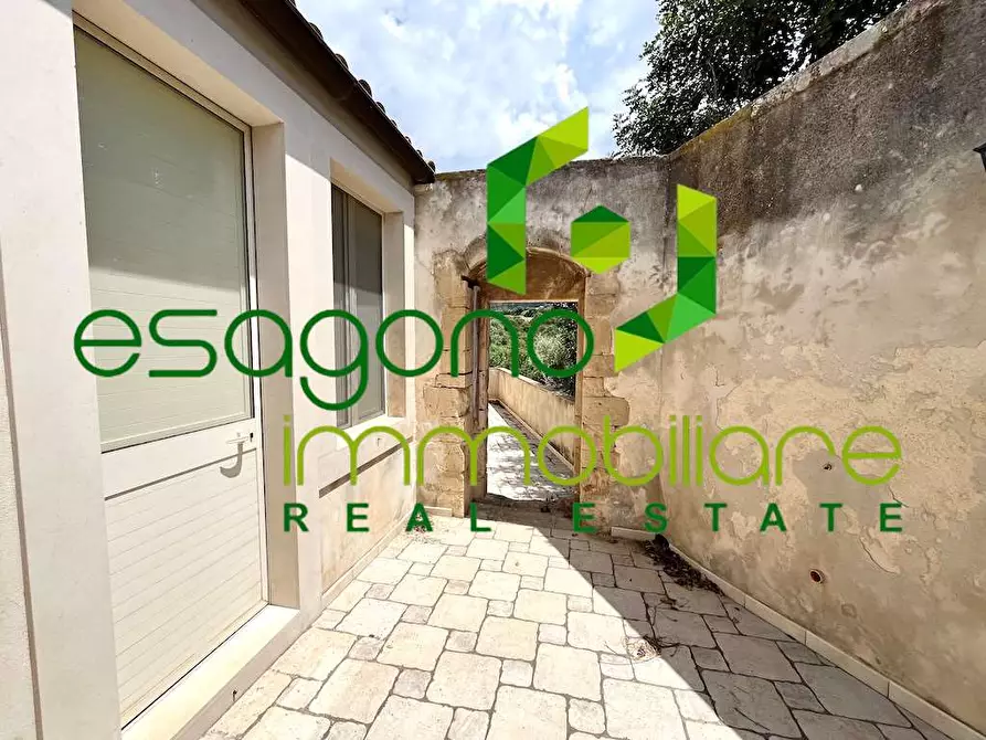 Immagine 46 di Rustico / casale in vendita  a Noto