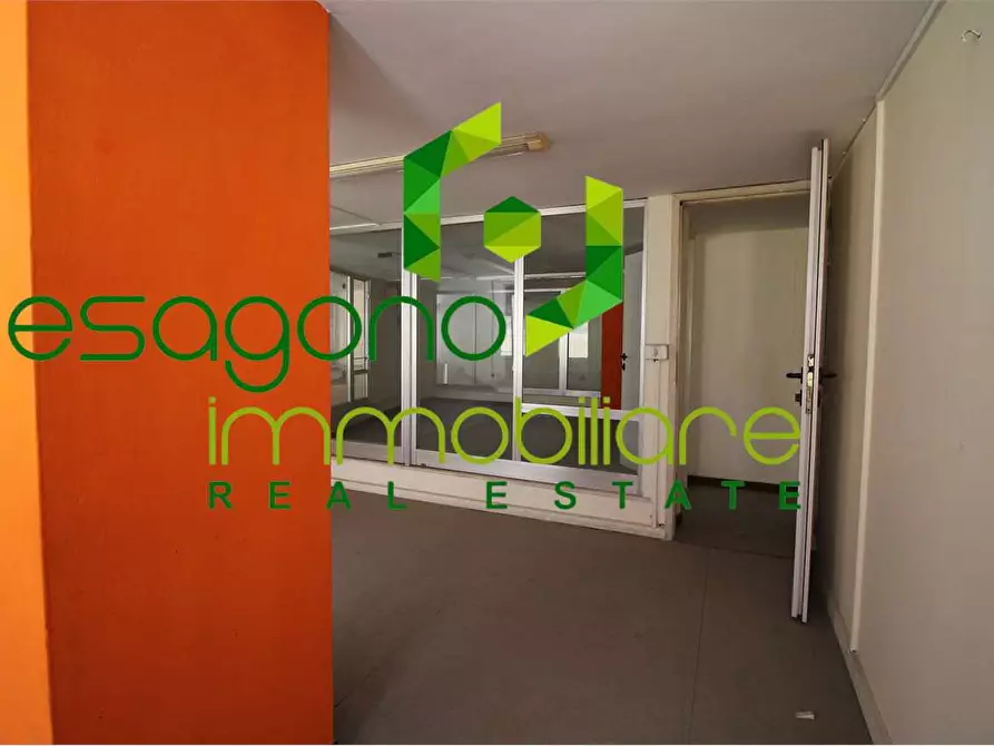 Immagine 3 di Negozio in vendita  a Siracusa