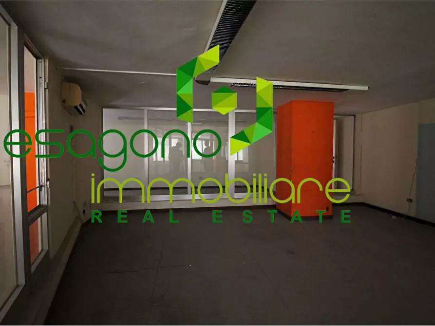 Immagine 6 di Negozio in vendita  a Siracusa