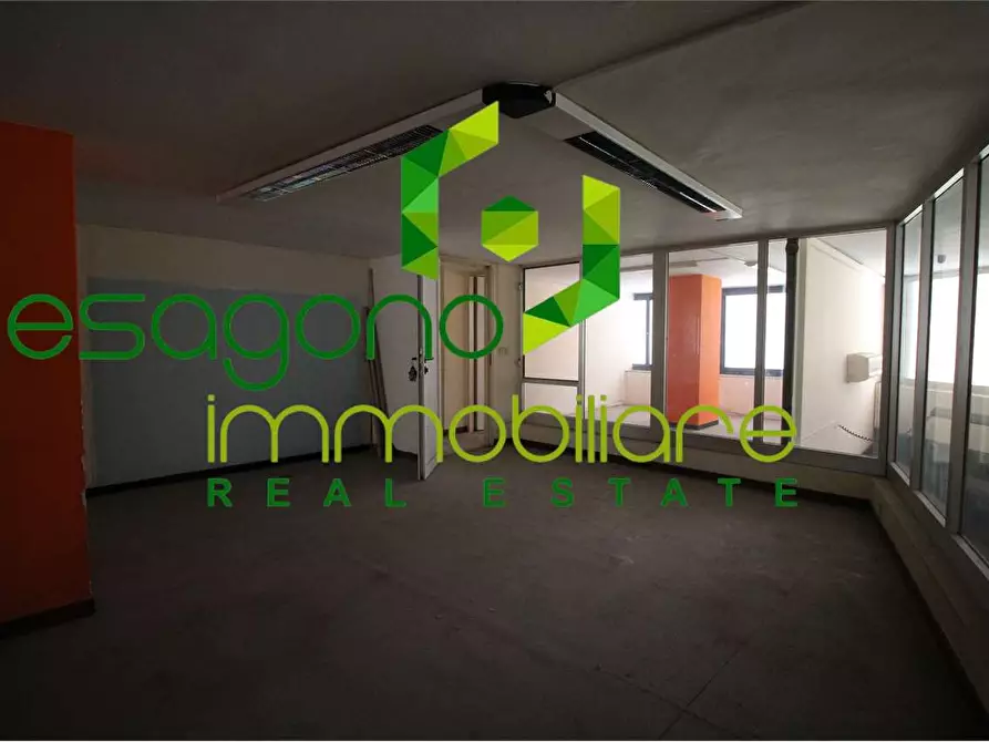 Immagine 7 di Negozio in vendita  a Siracusa