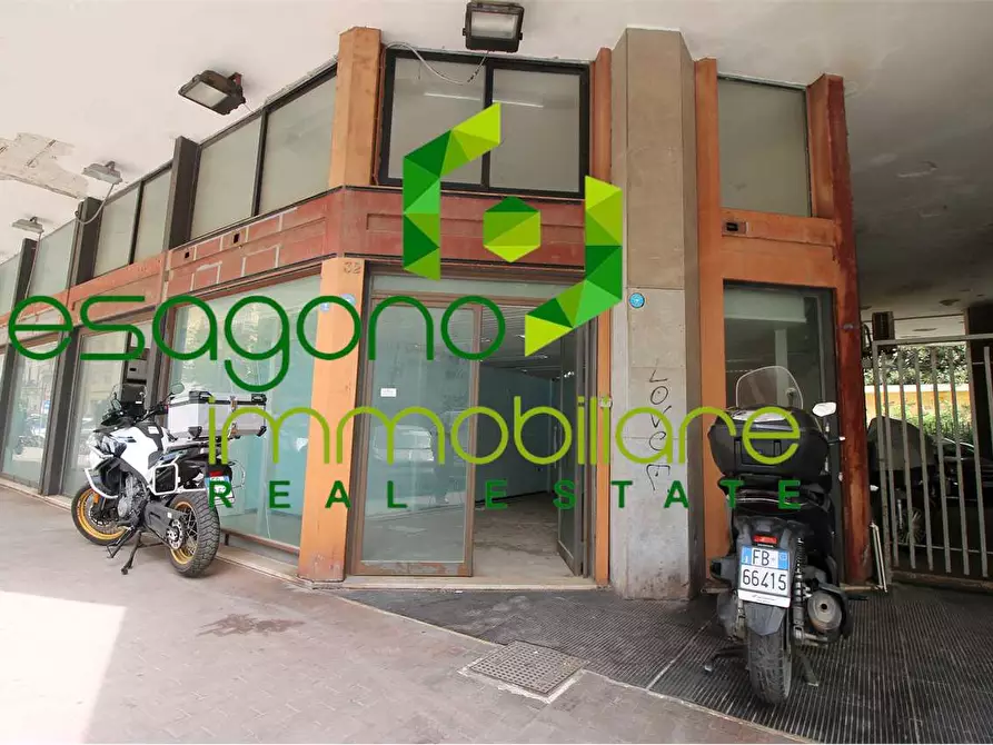 Immagine 22 di Negozio in vendita  a Siracusa