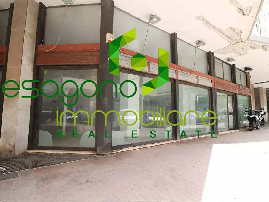 Immagine 1 di Negozio in vendita  a Siracusa
