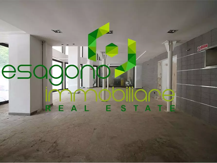 Immagine 23 di Negozio in vendita  a Siracusa