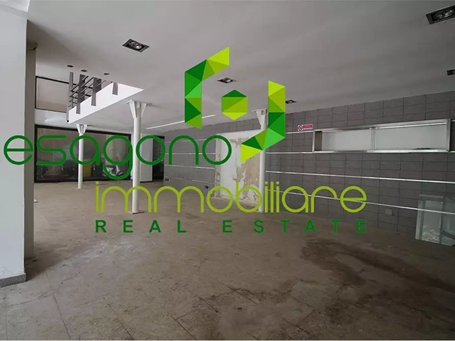 Immagine 24 di Negozio in vendita  a Siracusa