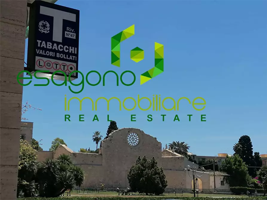 Immagine 1 di Negozio in vendita  a Siracusa