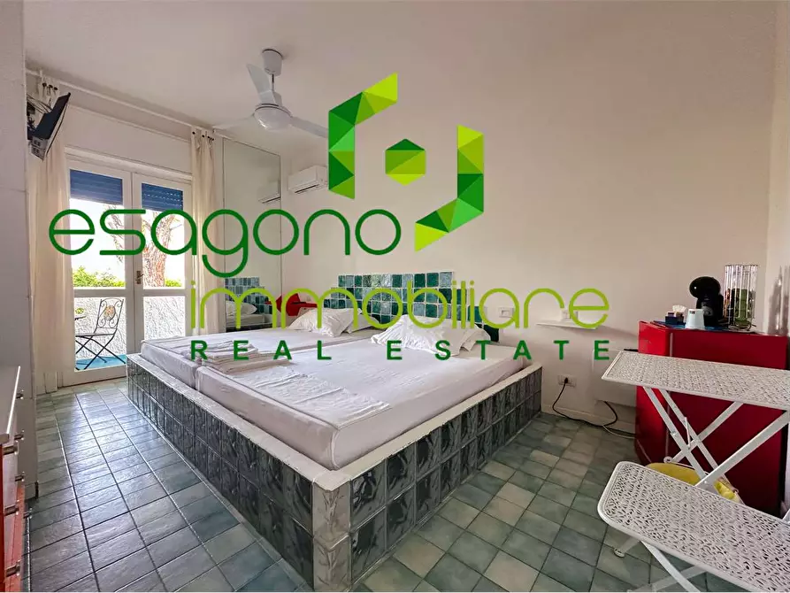 Immagine 8 di Villa in vendita  a Siracusa