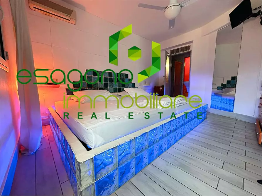 Immagine 12 di Villa in vendita  a Siracusa