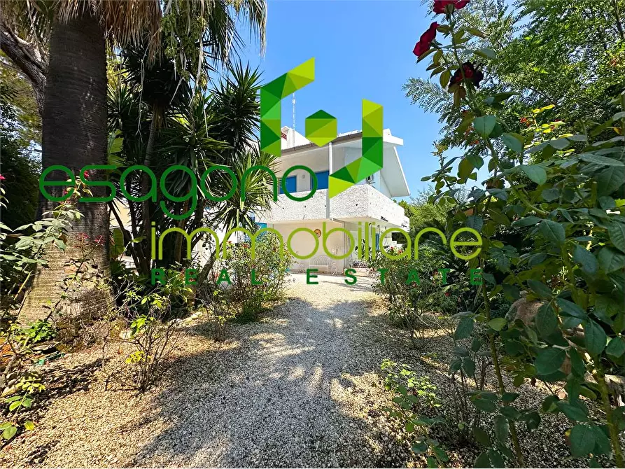 Immagine 1 di Villa in vendita  a Siracusa