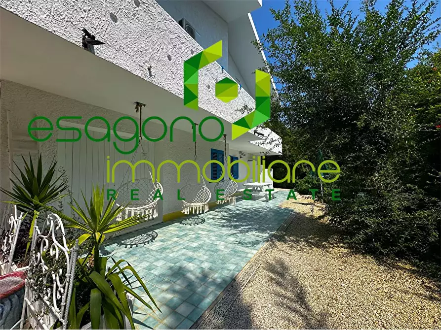 Immagine 17 di Villa in vendita  a Siracusa