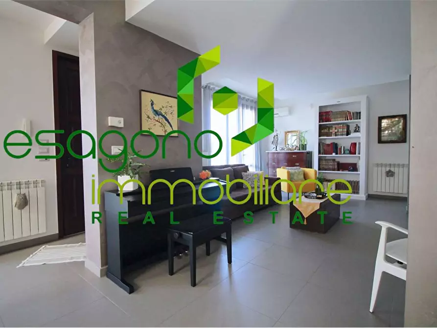 Immagine 3 di Villa in vendita  a Siracusa