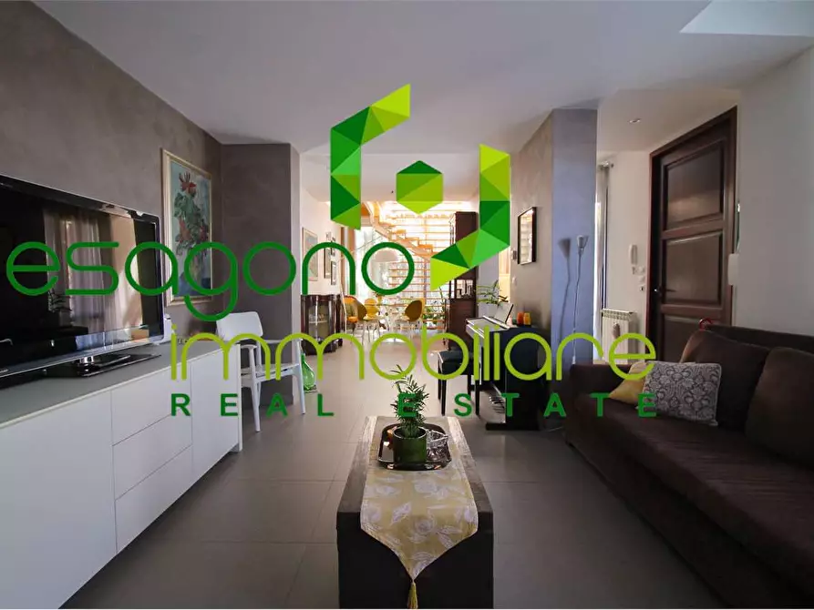 Immagine 6 di Villa in vendita  a Siracusa