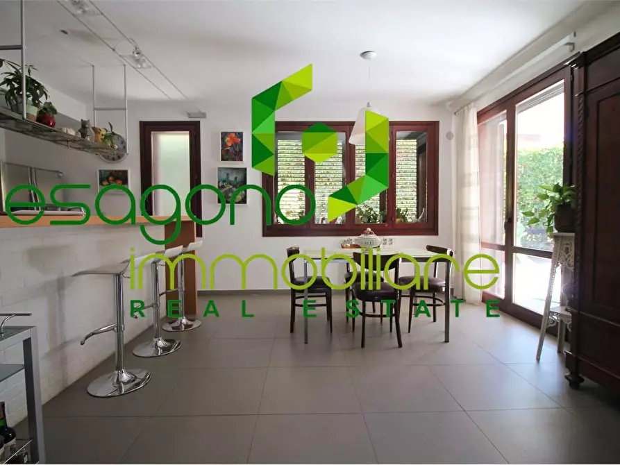 Immagine 8 di Villa in vendita  a Siracusa