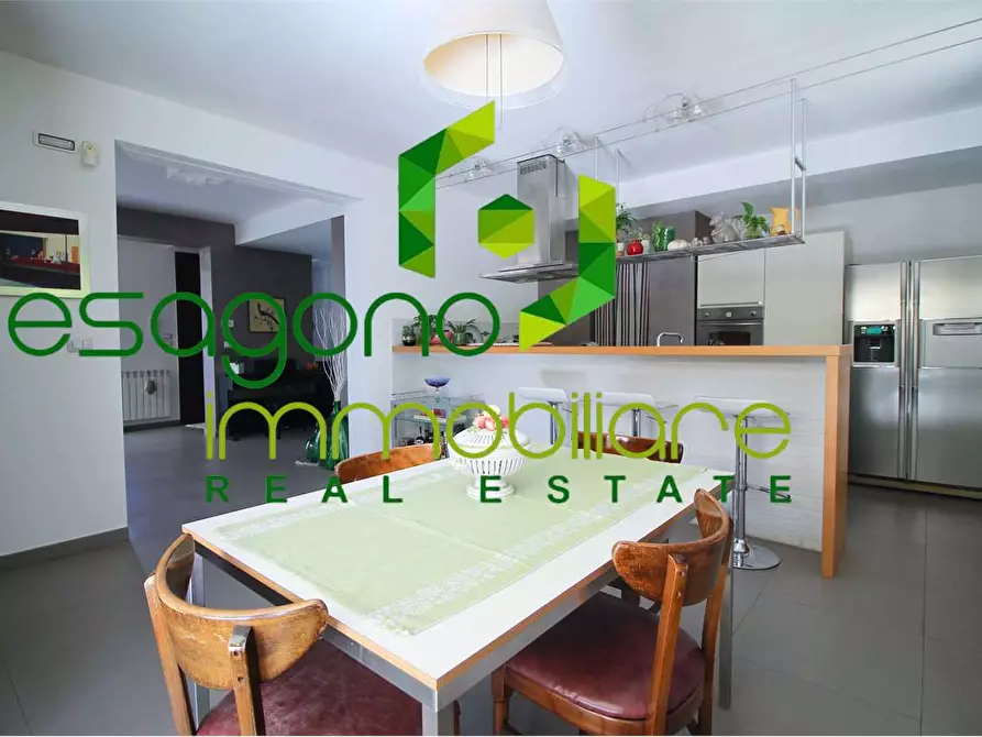 Immagine 10 di Villa in vendita  a Siracusa