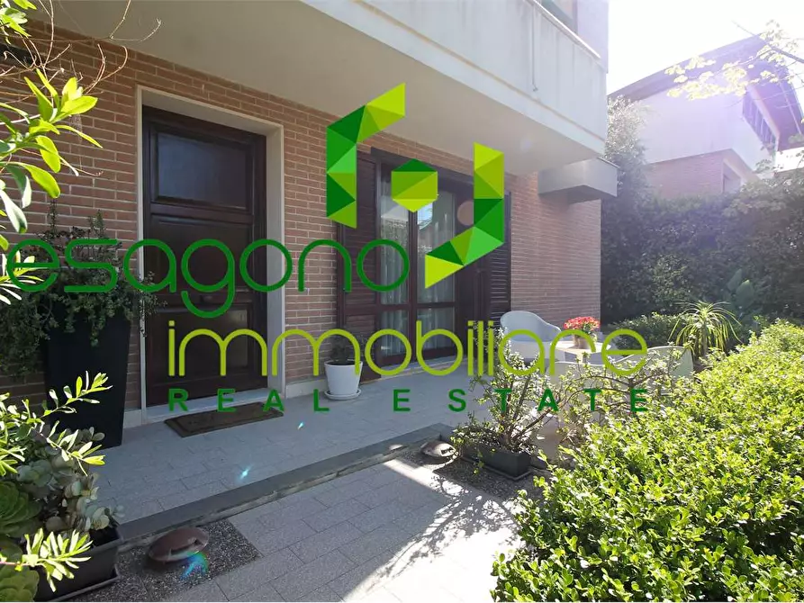 Immagine 30 di Villa in vendita  a Siracusa