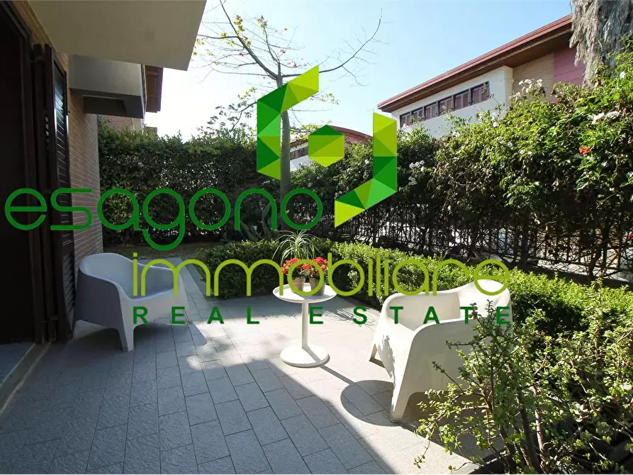 Immagine 31 di Villa in vendita  a Siracusa