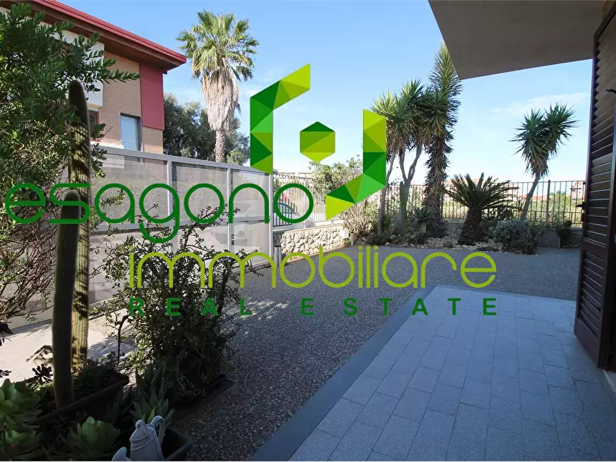 Immagine 32 di Villa in vendita  a Siracusa