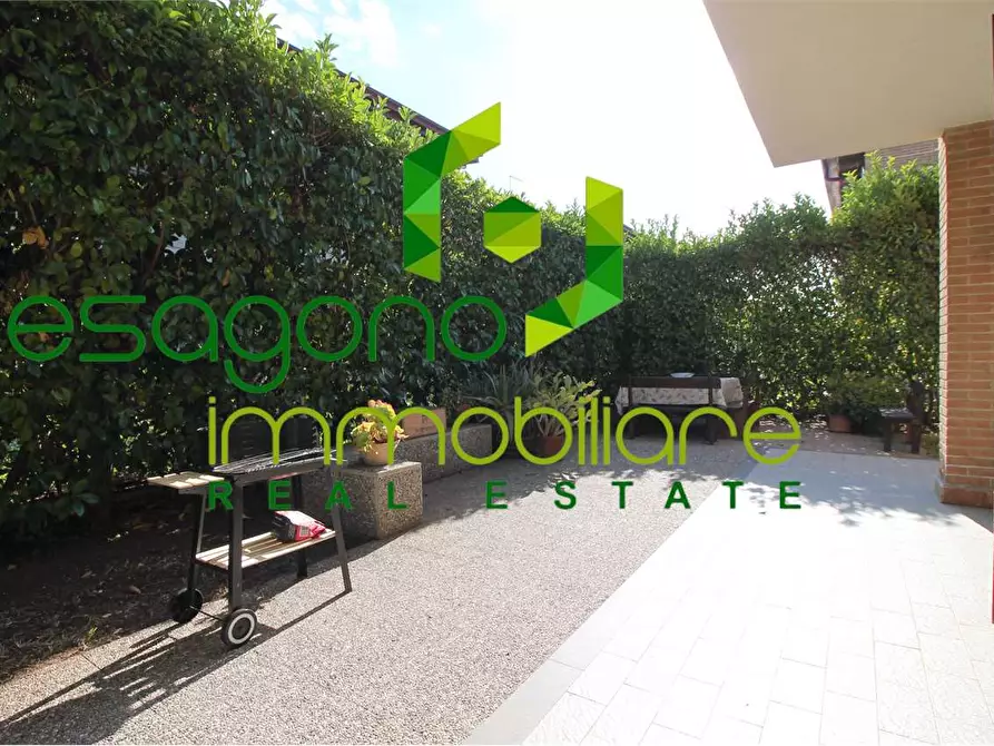 Immagine 33 di Villa in vendita  a Siracusa