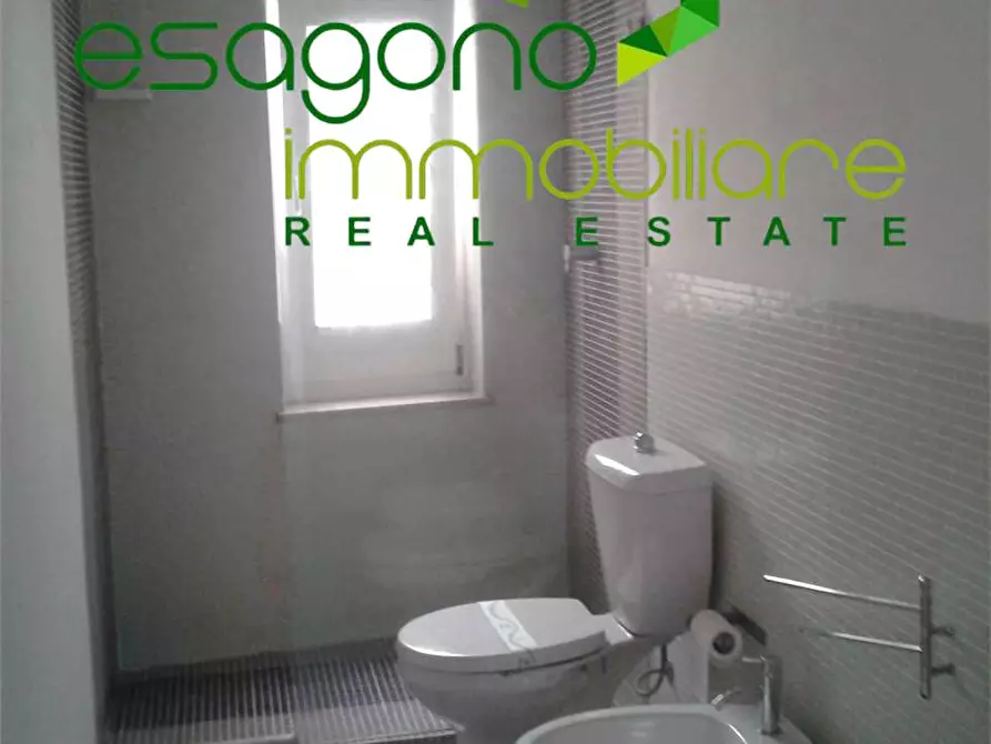 Immagine 23 di Stabile in vendita  a Siracusa