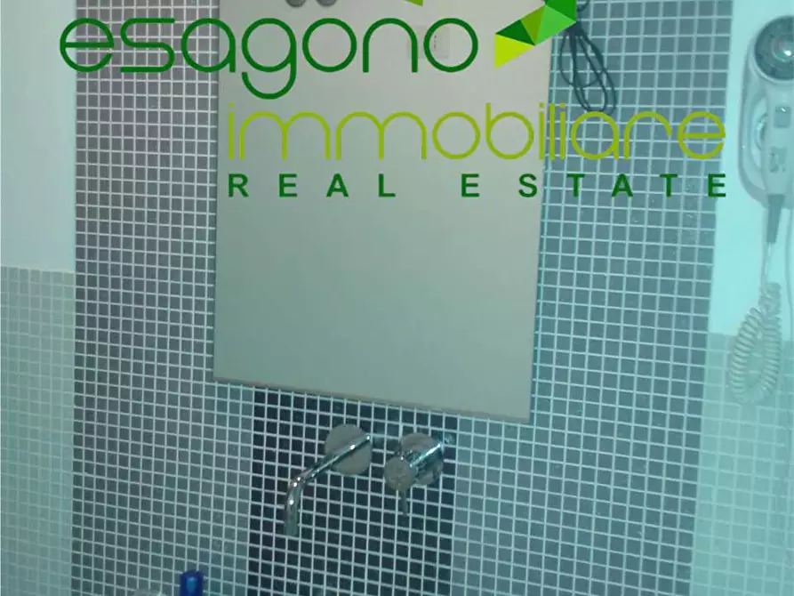 Immagine 27 di Stabile in vendita  a Siracusa