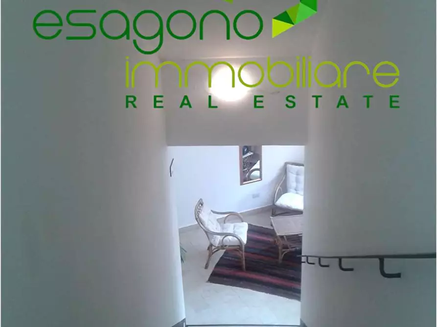 Immagine 28 di Stabile in vendita  a Siracusa