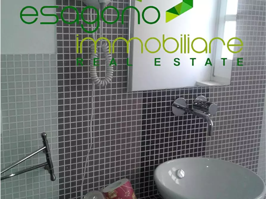 Immagine 31 di Stabile in vendita  a Siracusa