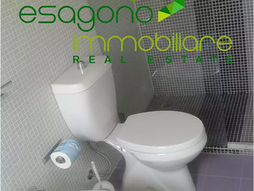 Immagine 32 di Stabile in vendita  a Siracusa