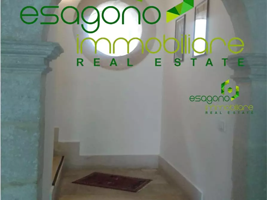 Immagine 11 di Stabile in vendita  a Siracusa