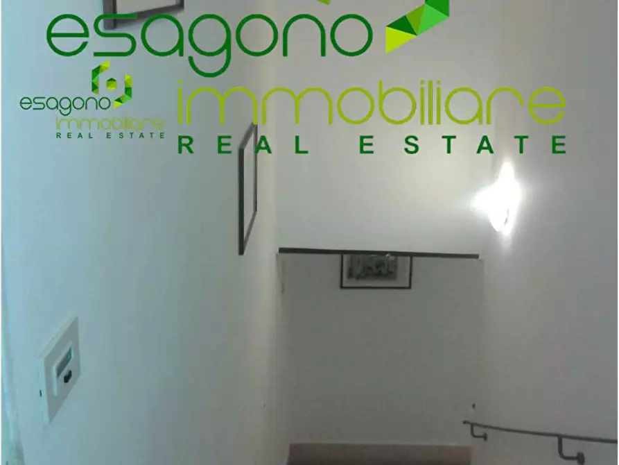 Immagine 34 di Stabile in vendita  a Siracusa